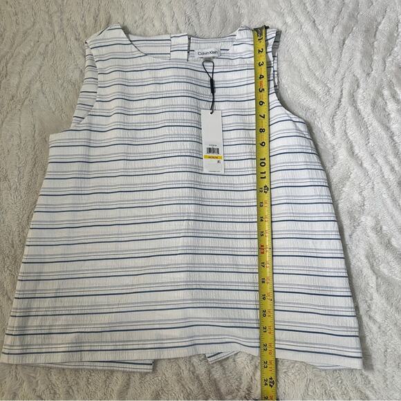 Calvin Klein Size M White Blue Striped Top NWT Back Buttons Business Casual Chic - Picture 8 of 12